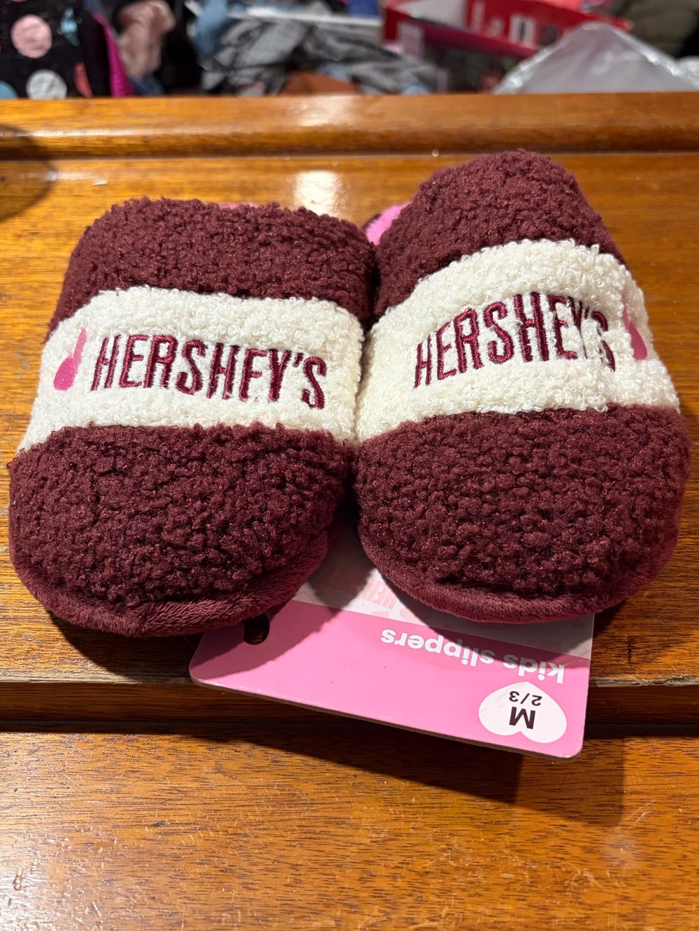 NWT Kids hersheys slippers size 2/3